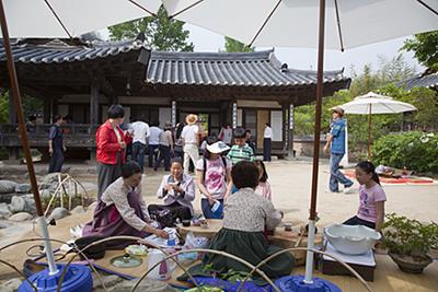 제16회 하동 야생차 문화 축제 최참판댁 차 시음 썸네일 이미지