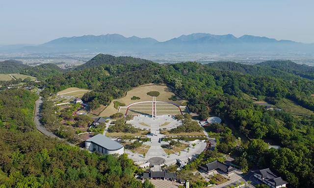 민주화 열사들이 잠든 곳, 국립 5.18민주묘지 썸네일 이미지